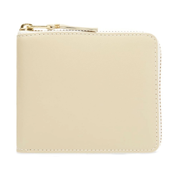 Photo: Comme des Garçons SA7100 Classic Wallet in White