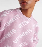 Vetements Logo cropped lamé sweater