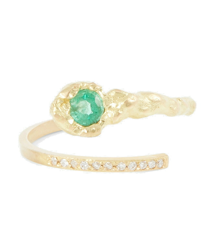 Photo: Elhanati - Edith 18kt gold ring with diamonds and emerald