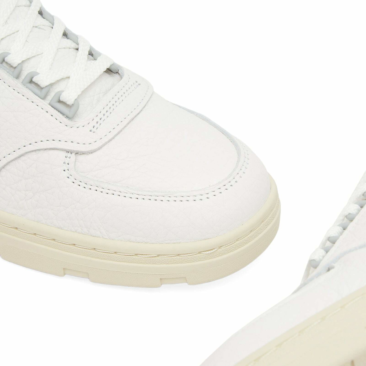 New Balance Men's Allerdale Sneaker in White New Balance