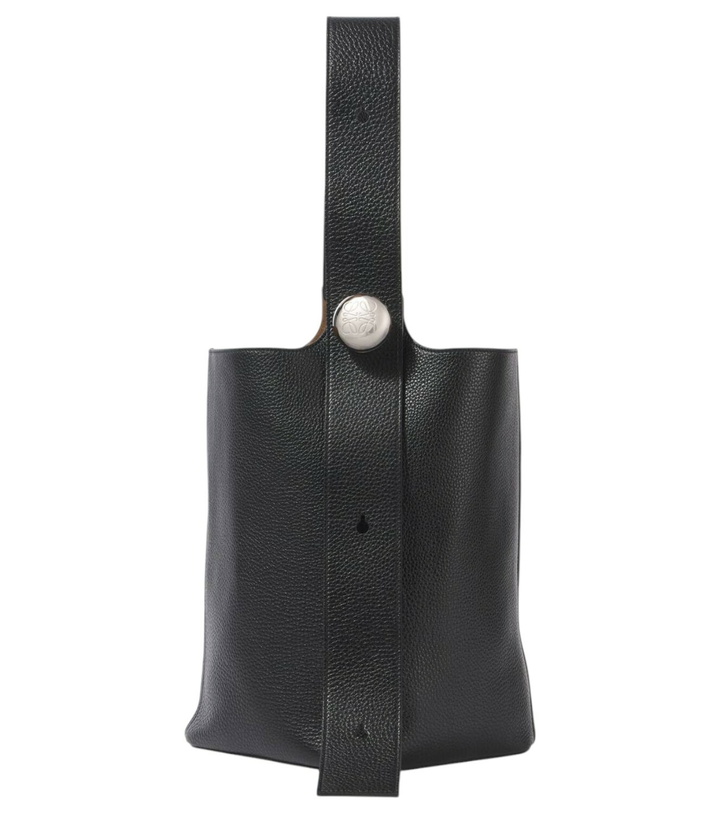 Photo: Loewe Pebble Large leather bucket bag