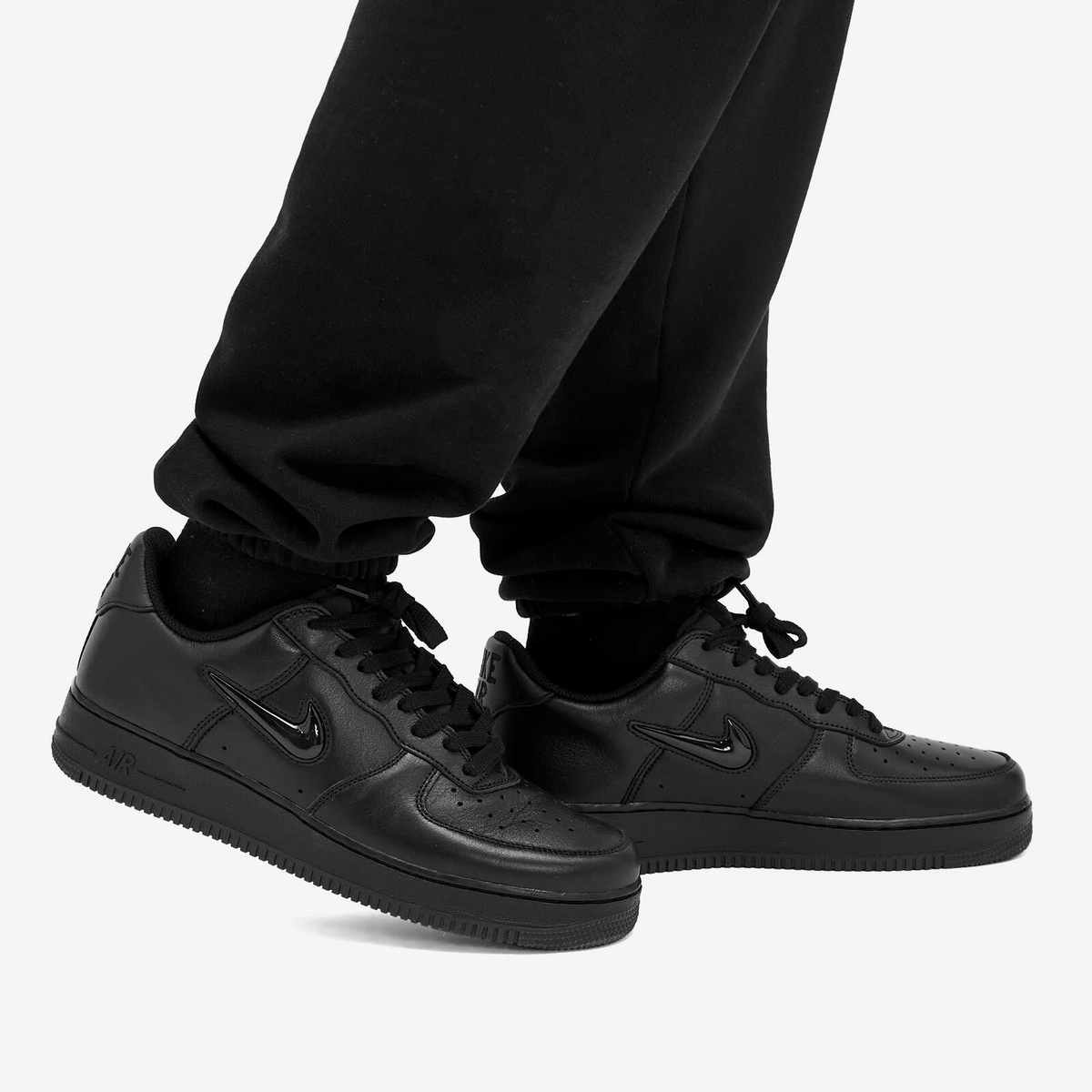 NIKE AIR FORCE 1 LOW RETRO QS BLACK/WHITE-BLACK Nike Men\u0027s Air Force 1 Low Retro Sneakers in Black⁄Black Nike