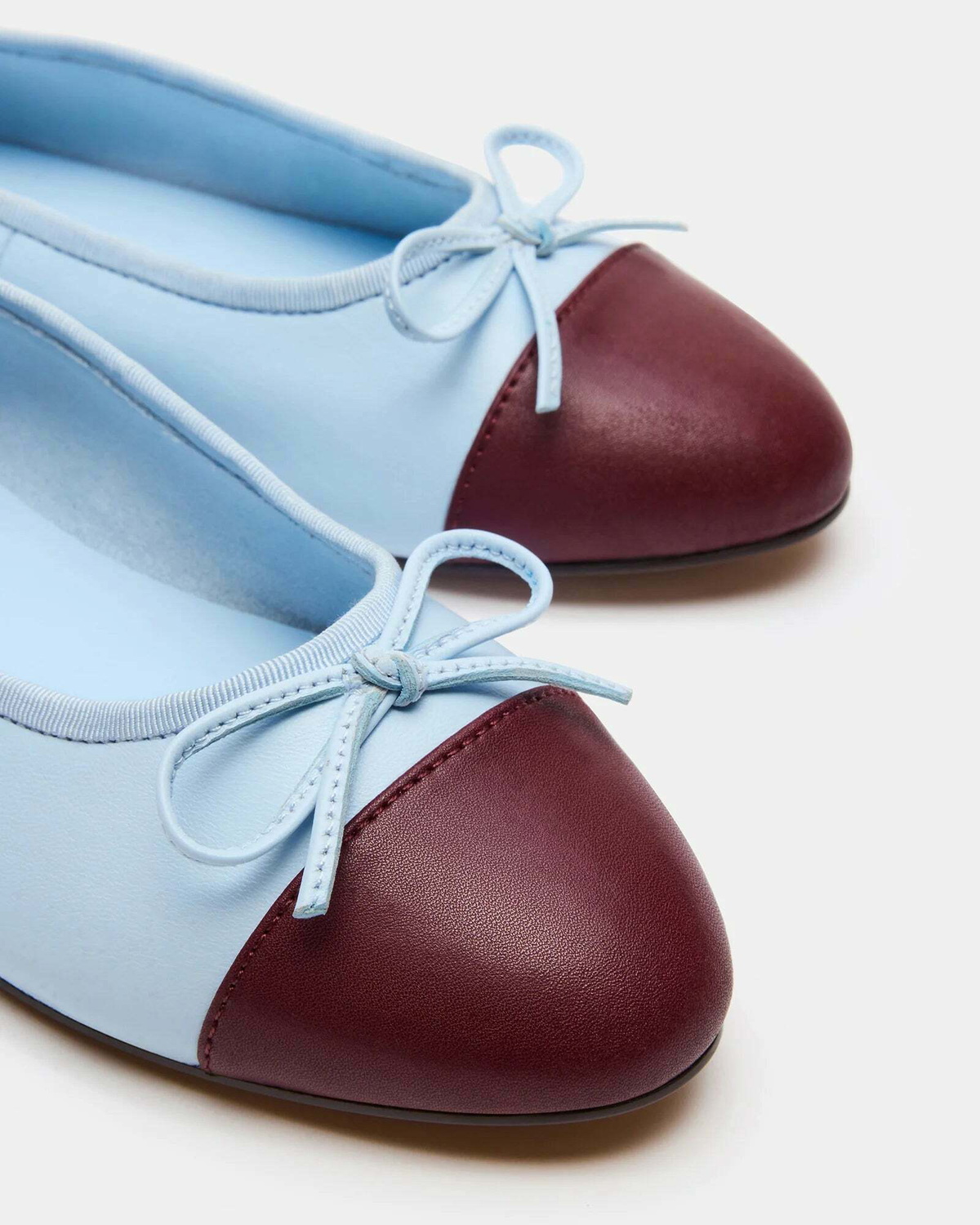Steve Madden Kit Flats in Blue