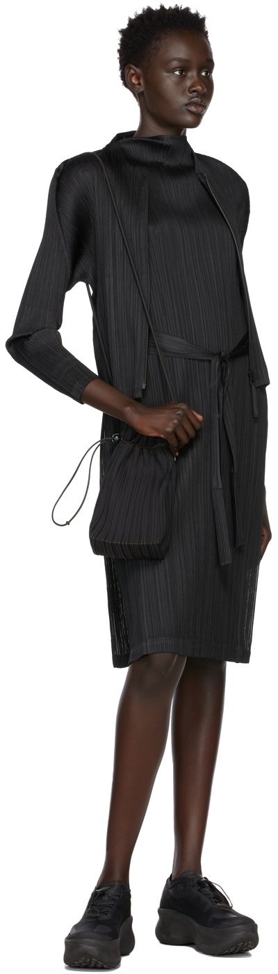 Pleats Please Issey Miyake black drawstring shoulder bag - Realry: A global  fashion sites aggregator