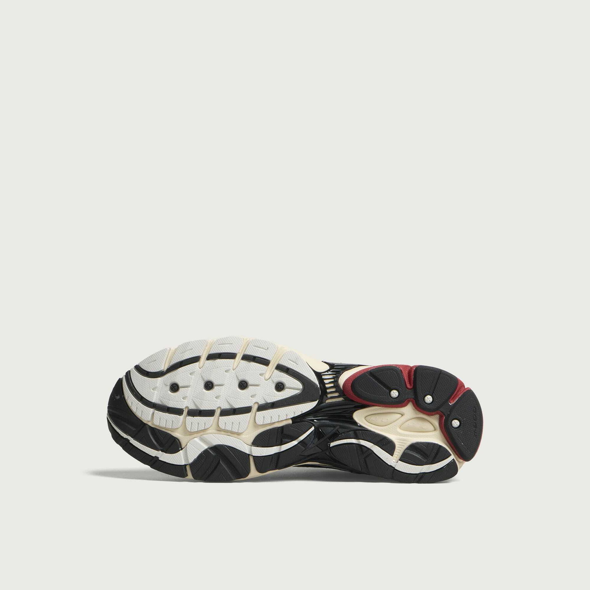 Saucony Men's Progrid Omni 9 OG Sneaker in Naval/Multi