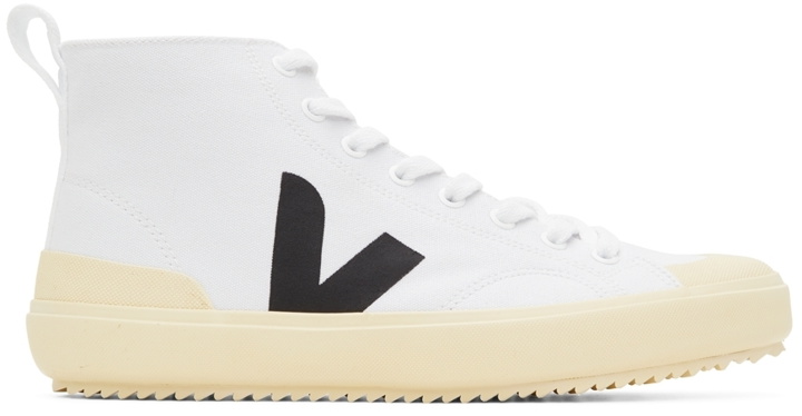 Photo: Veja Canvas Nova High Sneakers