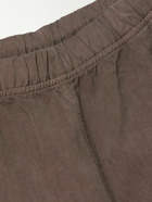 Universal Works - Kyoto Tapered Pleated Linen and Cotton-Blend Trousers - Brown