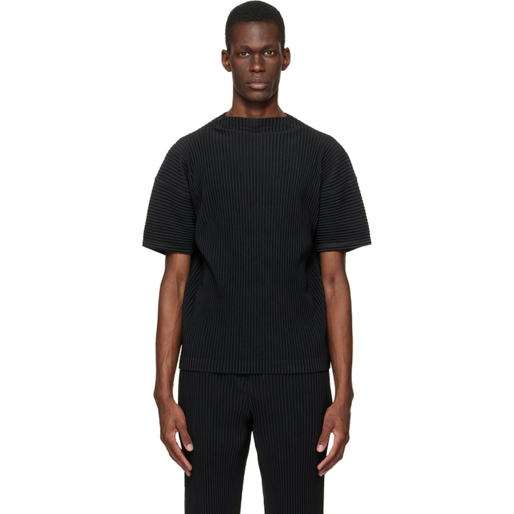 Photo: HOMME PLISSÉ ISSEY MIYAKE Black Monthly Colors March T-shirt