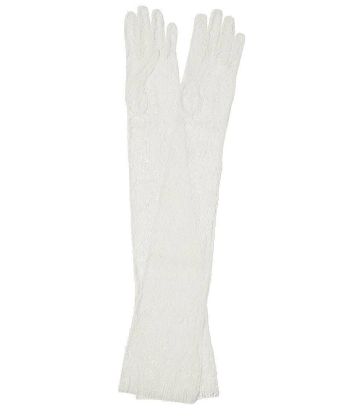 Photo: Danielle Frankel Chantilly long lace gloves