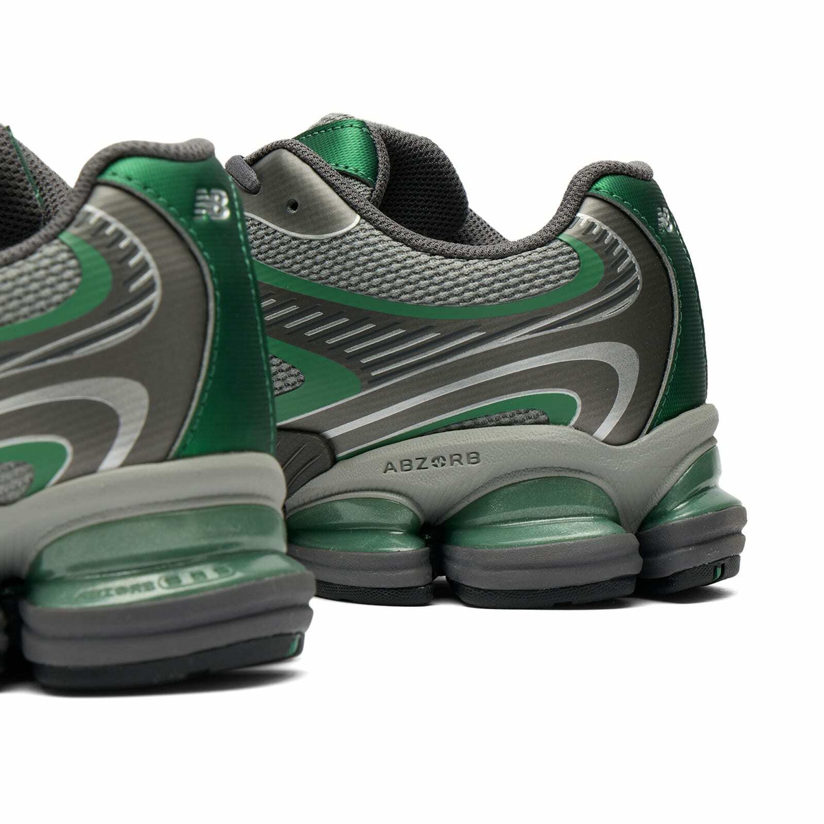 New Balance 2000 Sneaker in Slate Grey/Outfield