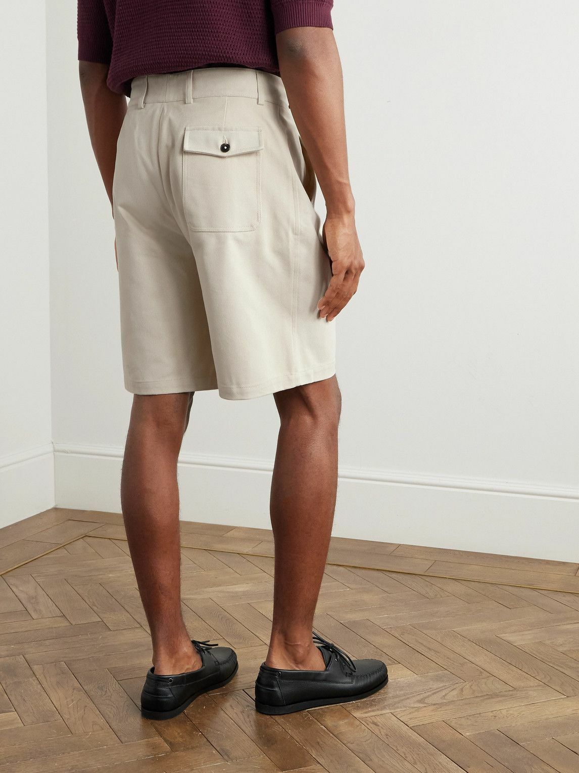 De Bonne Facture - Straight-Leg Pleated Cotton-Drill Shorts - Neutrals