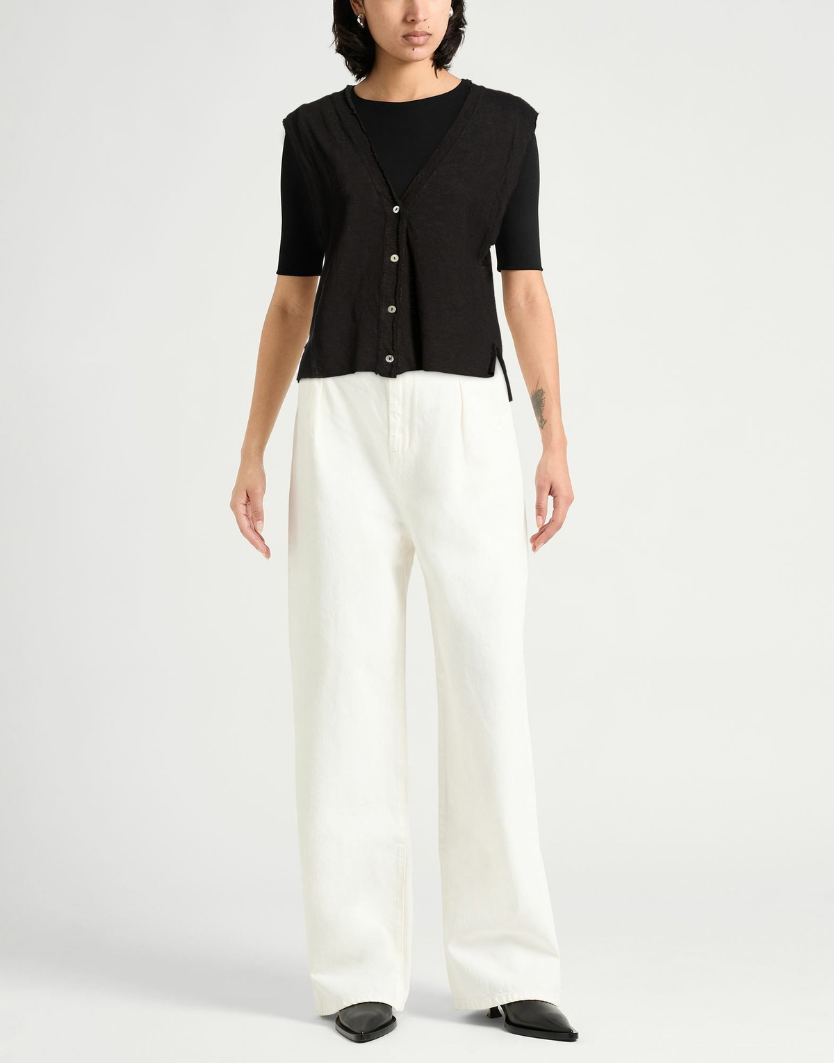 Crossley Womens Cardigan in Black