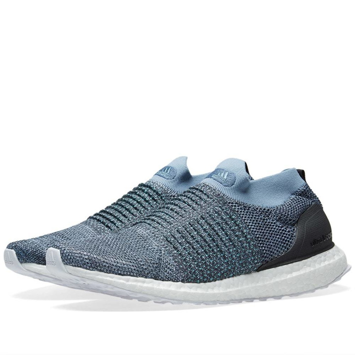 Photo: Adidas Ultra Boost Laceless Parley