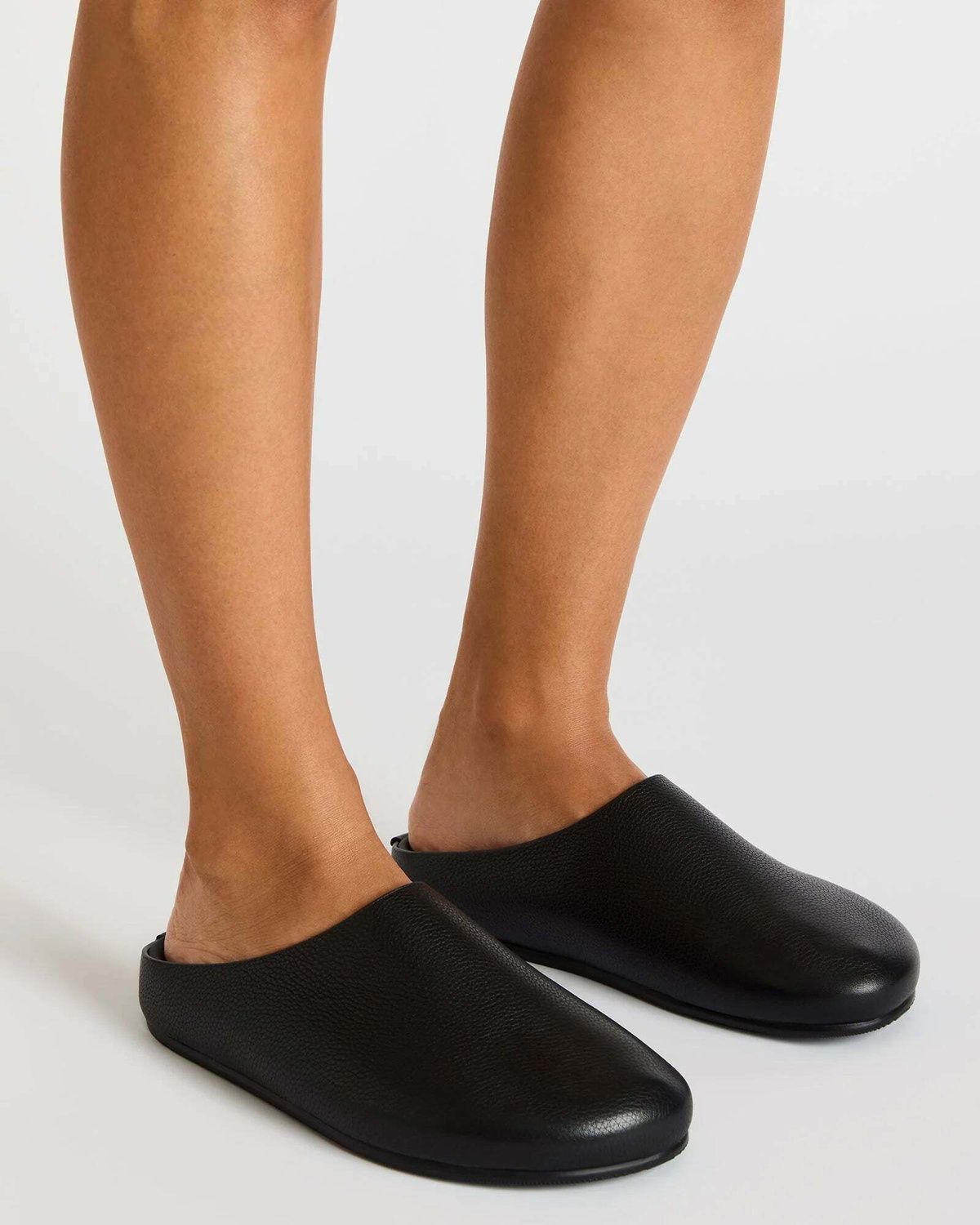 Steve Madden Fern Flats in Black