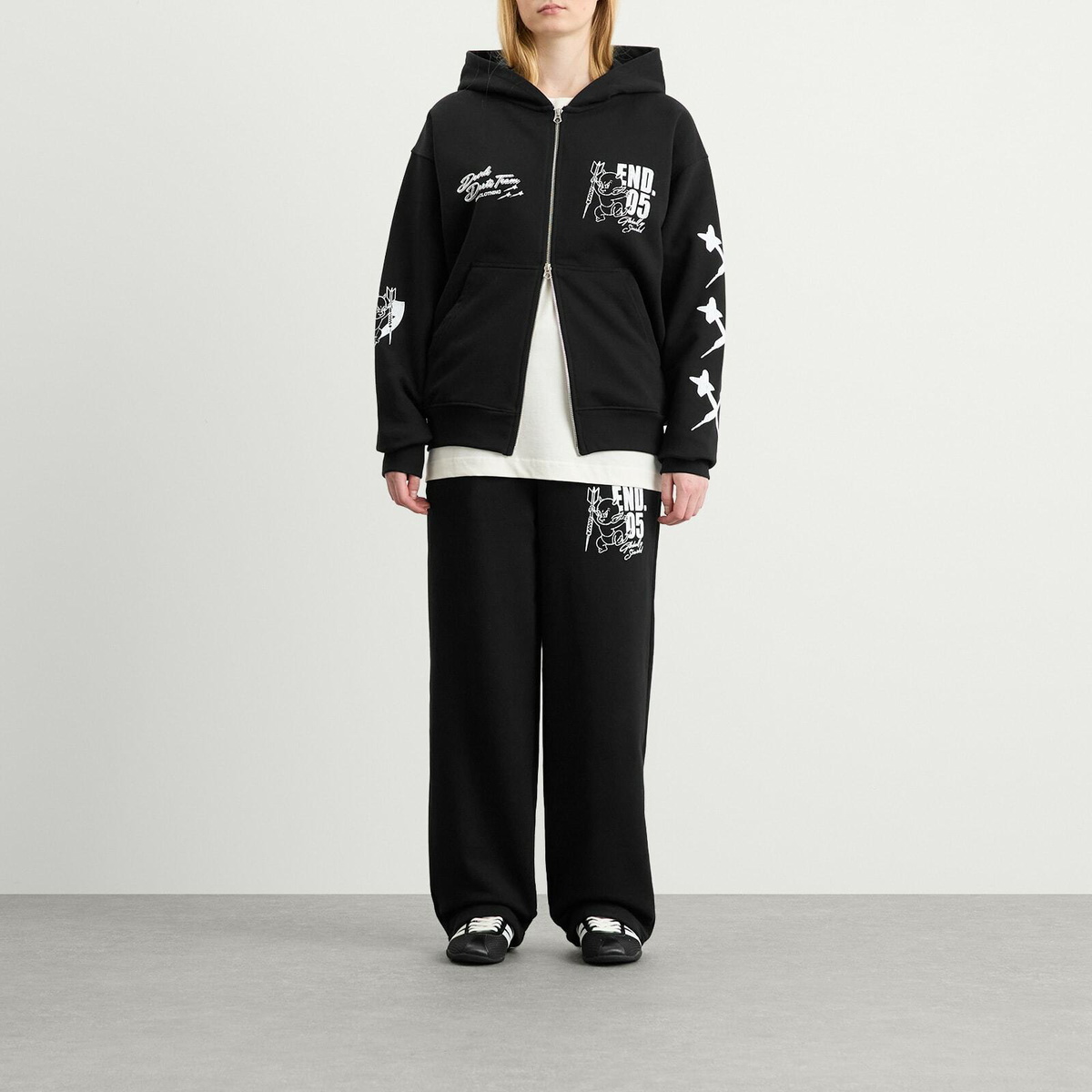END. Devils Darts Team Straight Leg Sweatpant in Washed Black