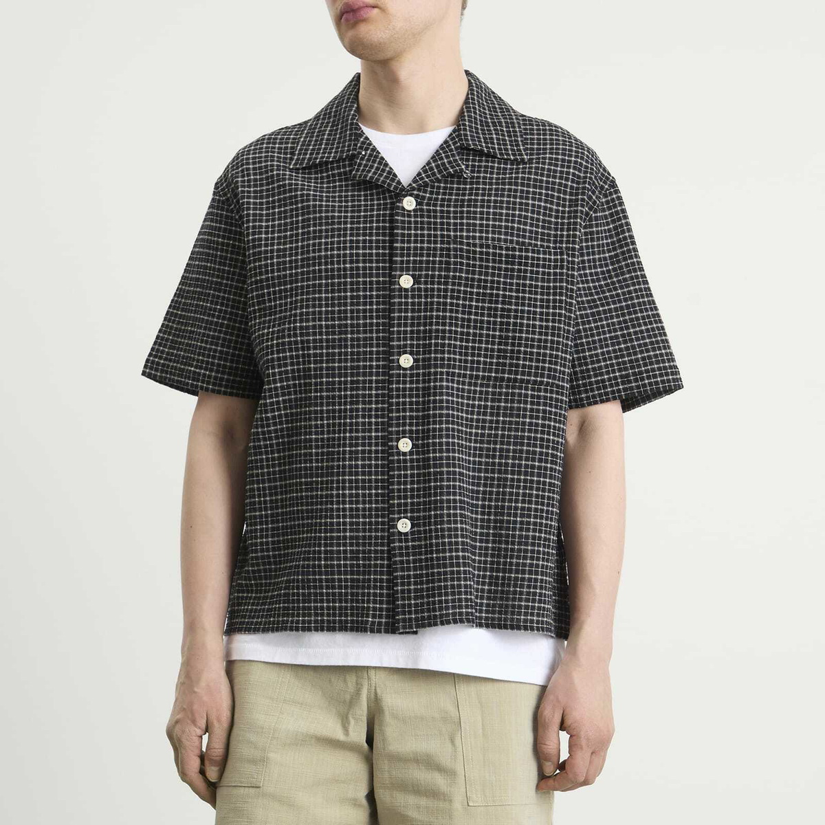 Café Mountain Men's Loose Check Vacation Shirt in Black