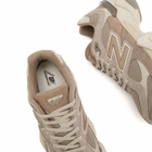 New Balance 9060 Sneaker in Mushroom