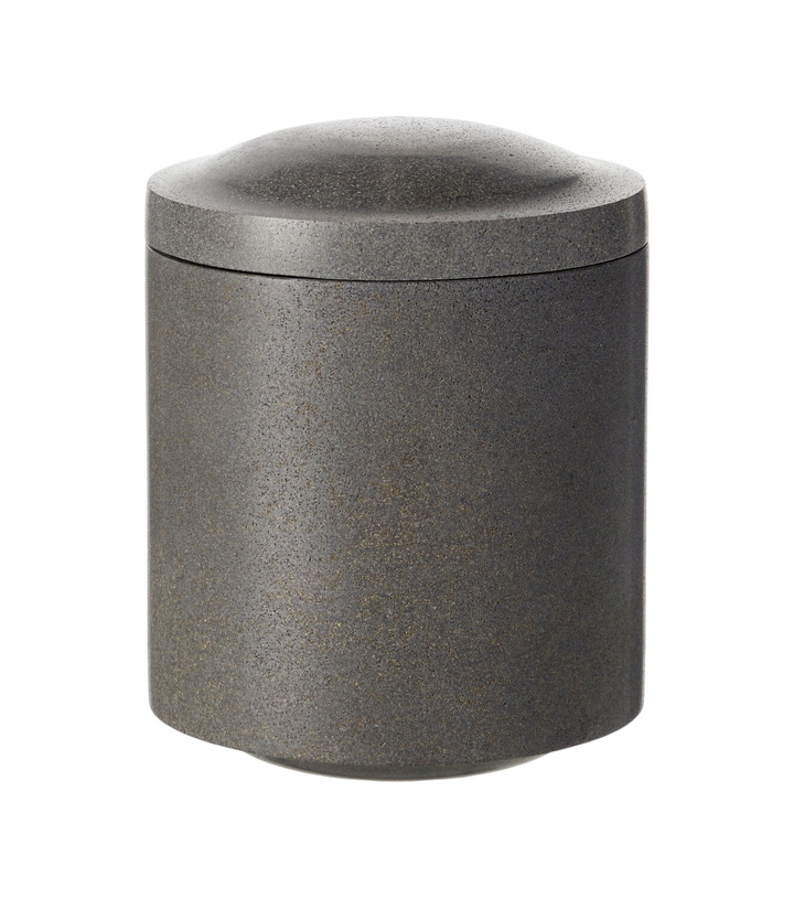 Photo: Louise Roe Gallery Object 01 stoneware container