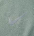 Nike Running - Element 3.0 Dri-FIT T-Shirt - Sage green