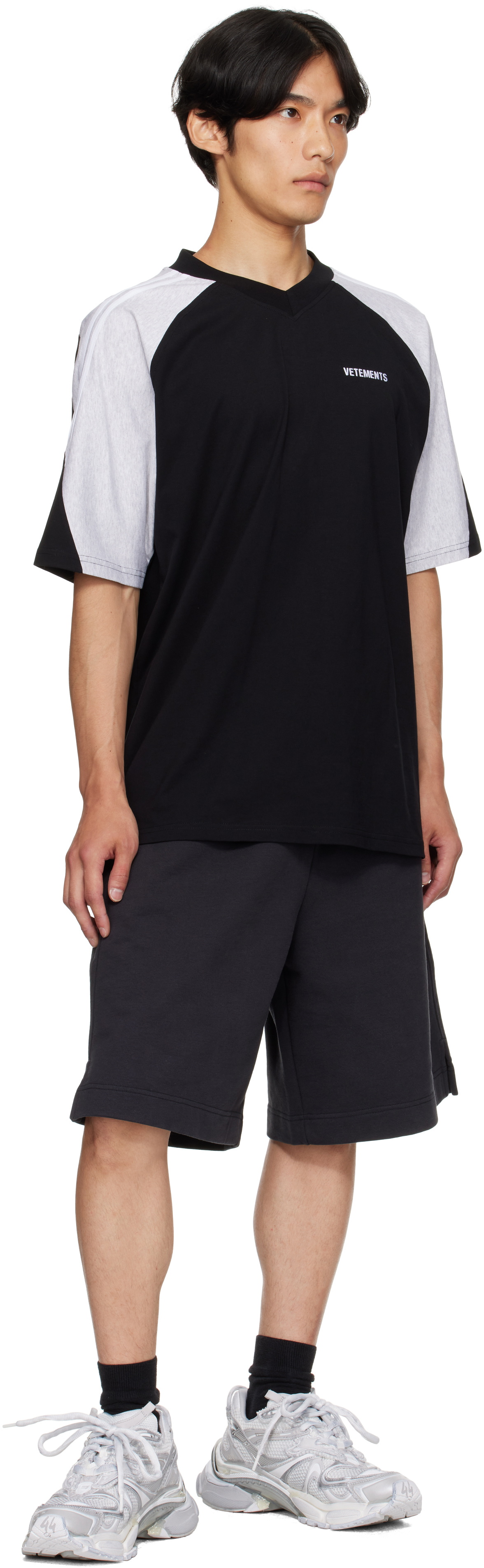【関税込み】VETEMENTS ブラック Cut-Up VネックTシャツ VETEMENTS (ヴェトモン) CUT-UP V-NECK T-SHIRT / BLK/GEY