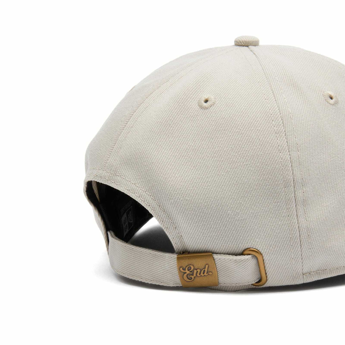 E by END. New Era 9Fifty Retro Crown in Stone