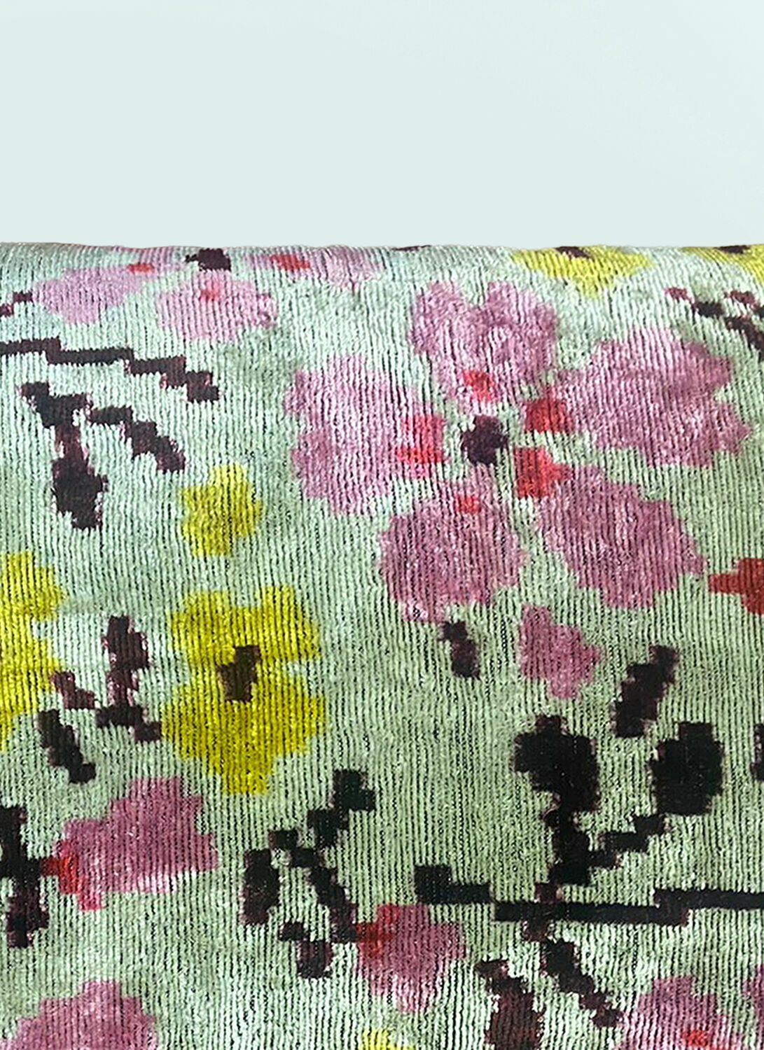 Les-Ottomans Flowers Velvet Cushion
