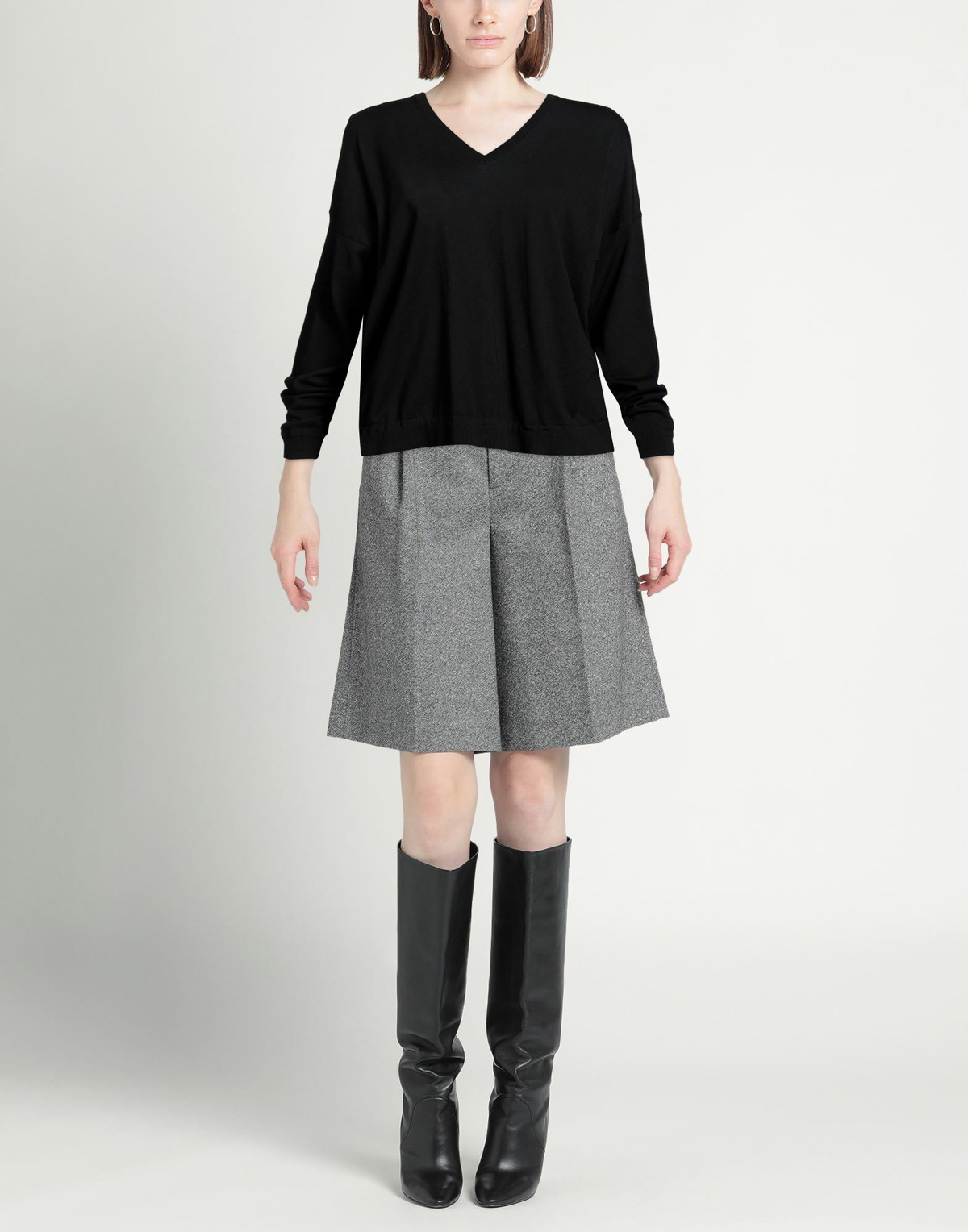 Goes Botanical Womens Sweater in Black