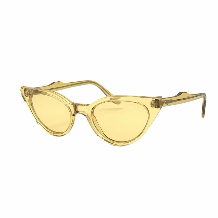 Photo: Illesteva Isabella Sunglasses