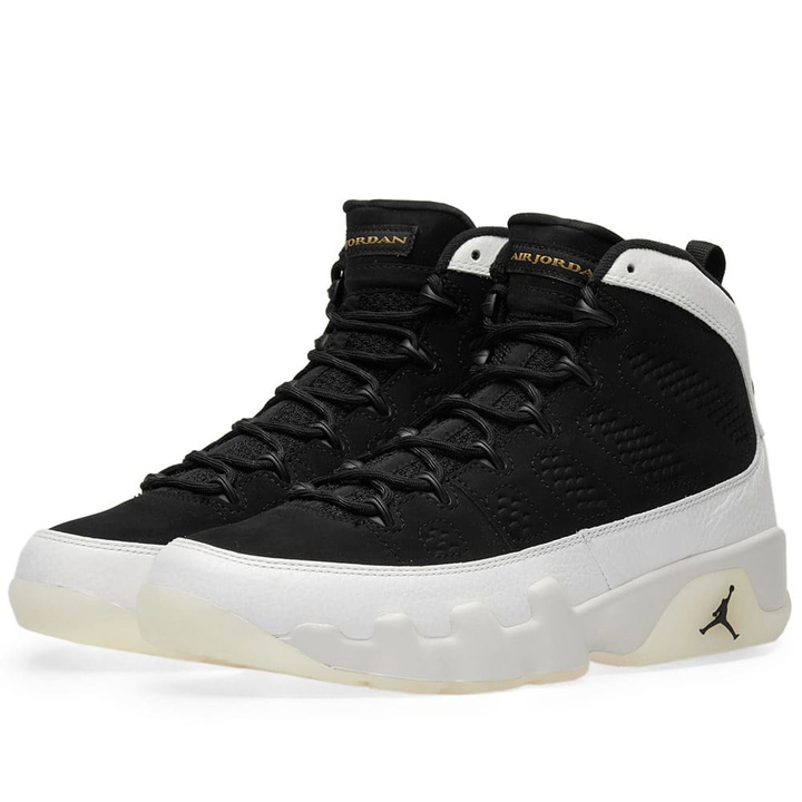 Photo: Air Jordan 9 Retro Black