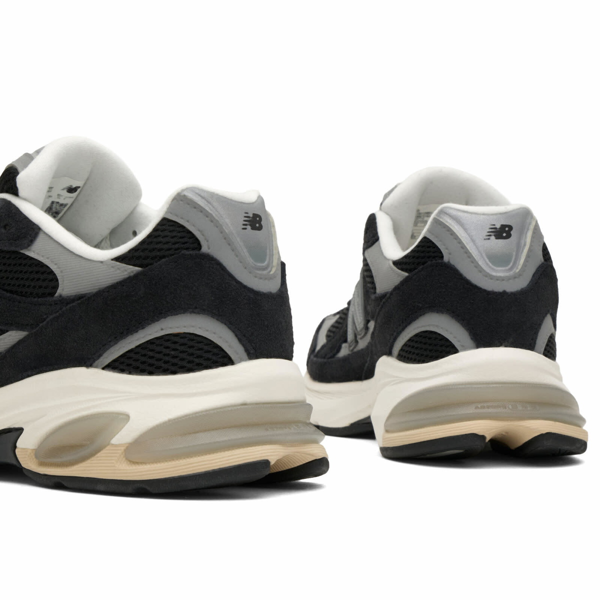New Balance Abzorb 2010 Sneaker in Black/Shadow Grey/Sea Salt