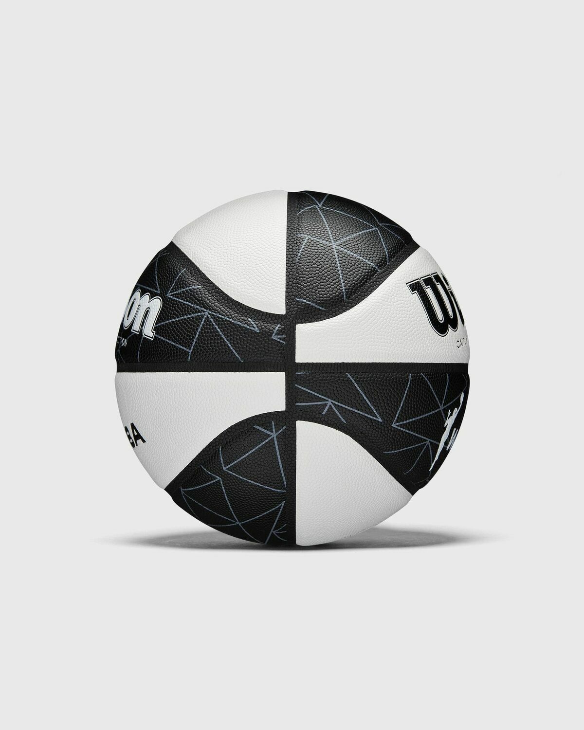 WILSON CC X WNBA ASCENT BASKETBALL SIZE 6 black/white Mens Sports Equipment