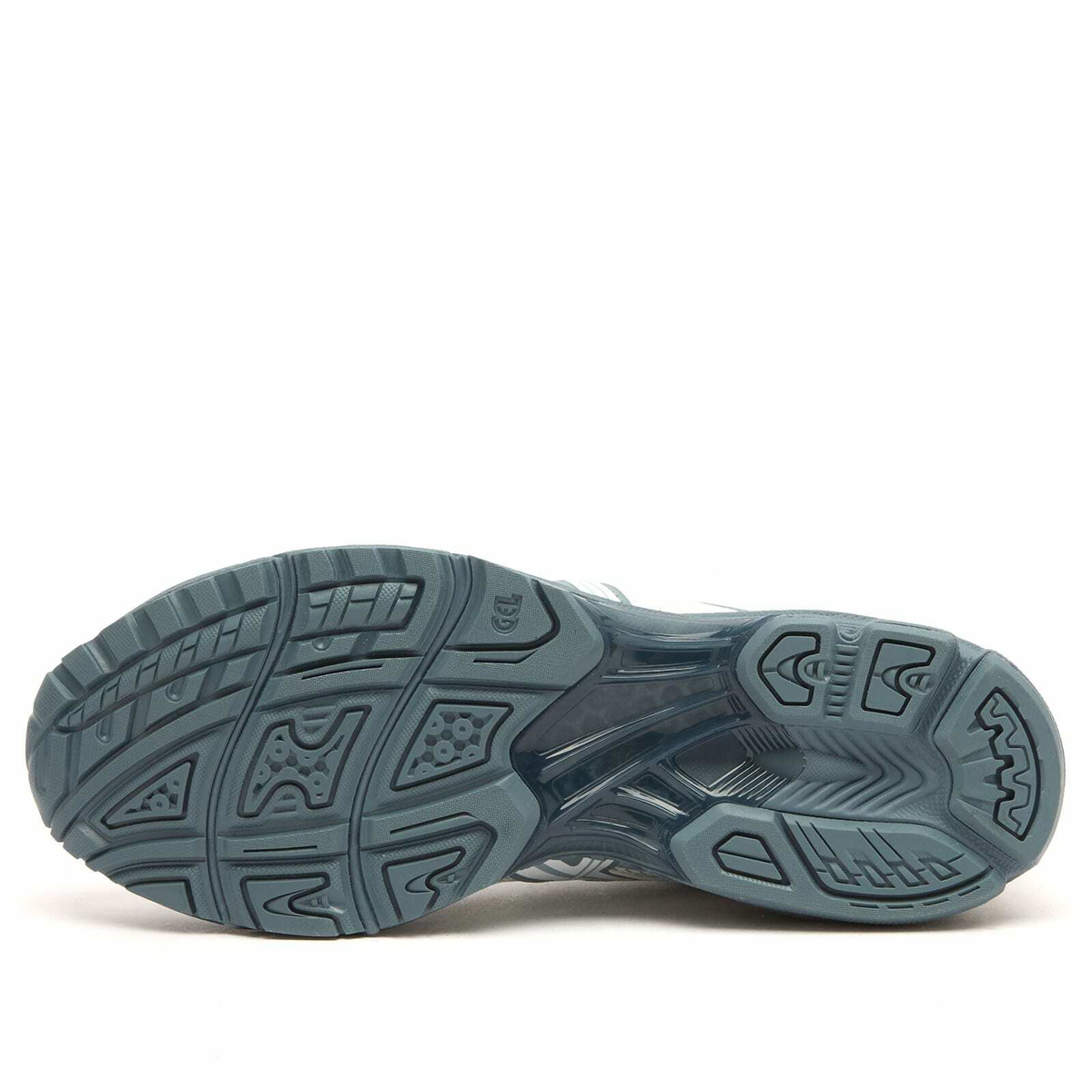 Asics GEL-Nimbus 10.1 Gore Tex Sneaker in White/Fjord Grey