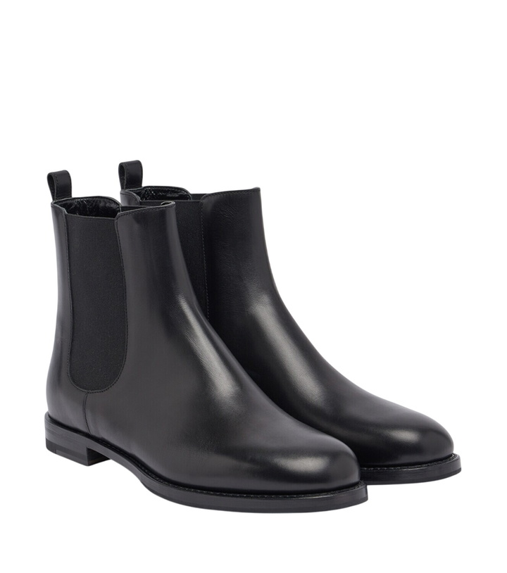 Photo: Manolo Blahnik Chelsa leather Chelsea boots
