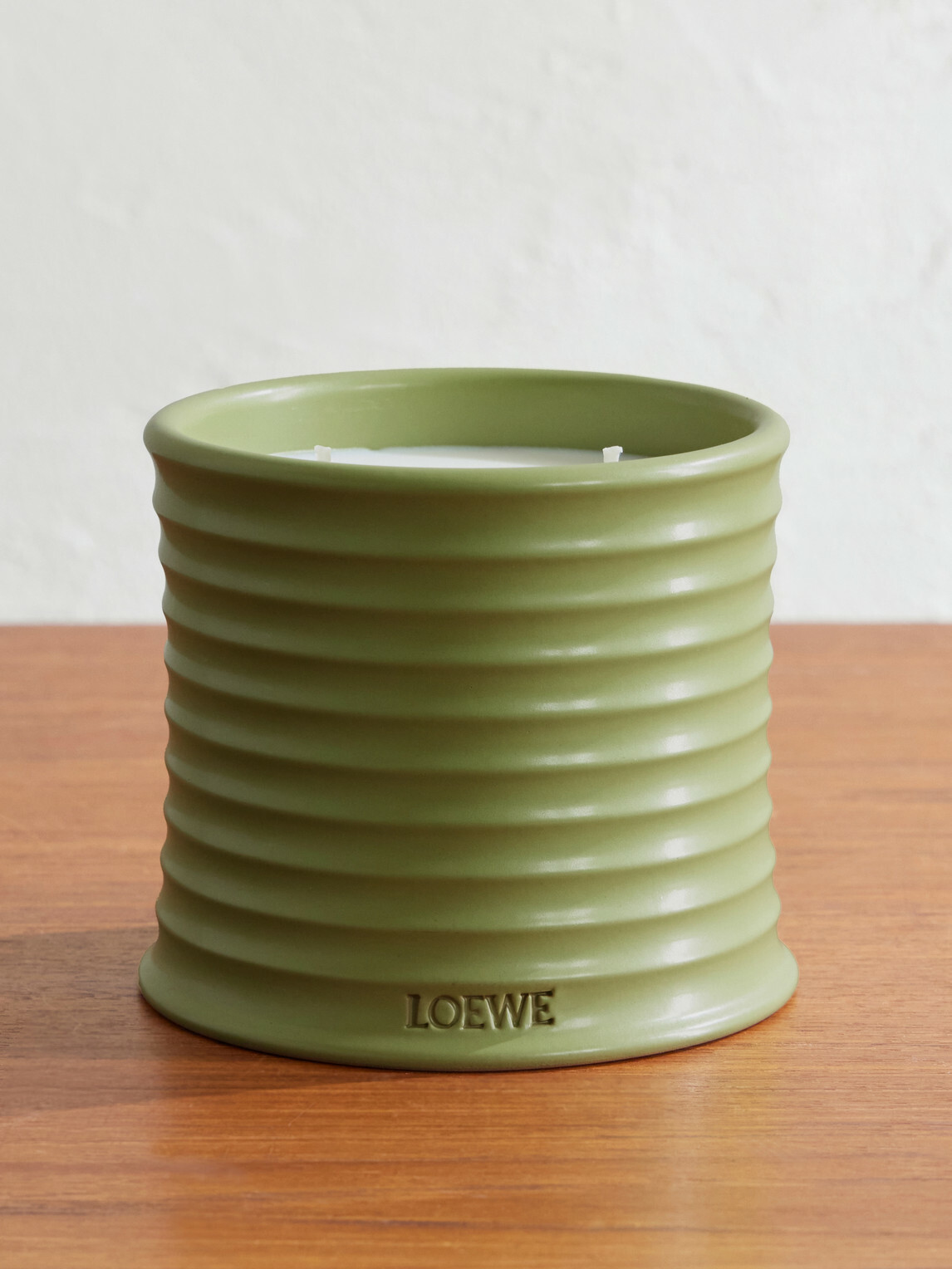 LOEWE Perfumes - Pistachio Medium Scented Candle - Green