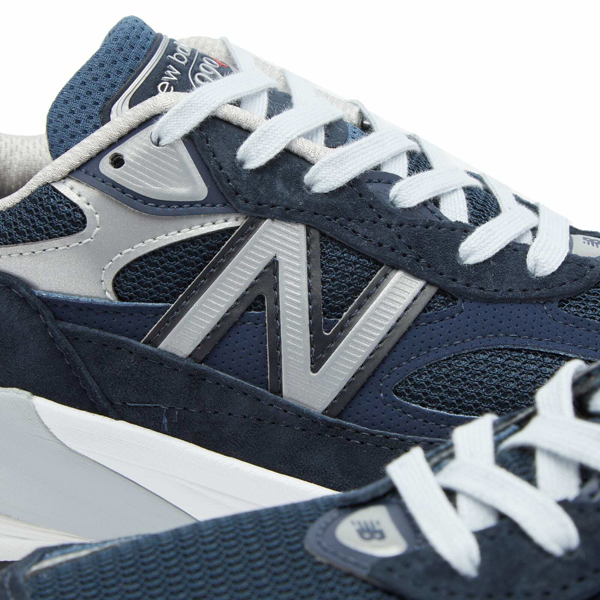 New Balance Women's W990NV6 - Made in USA Sneakers in Navy New Balance
