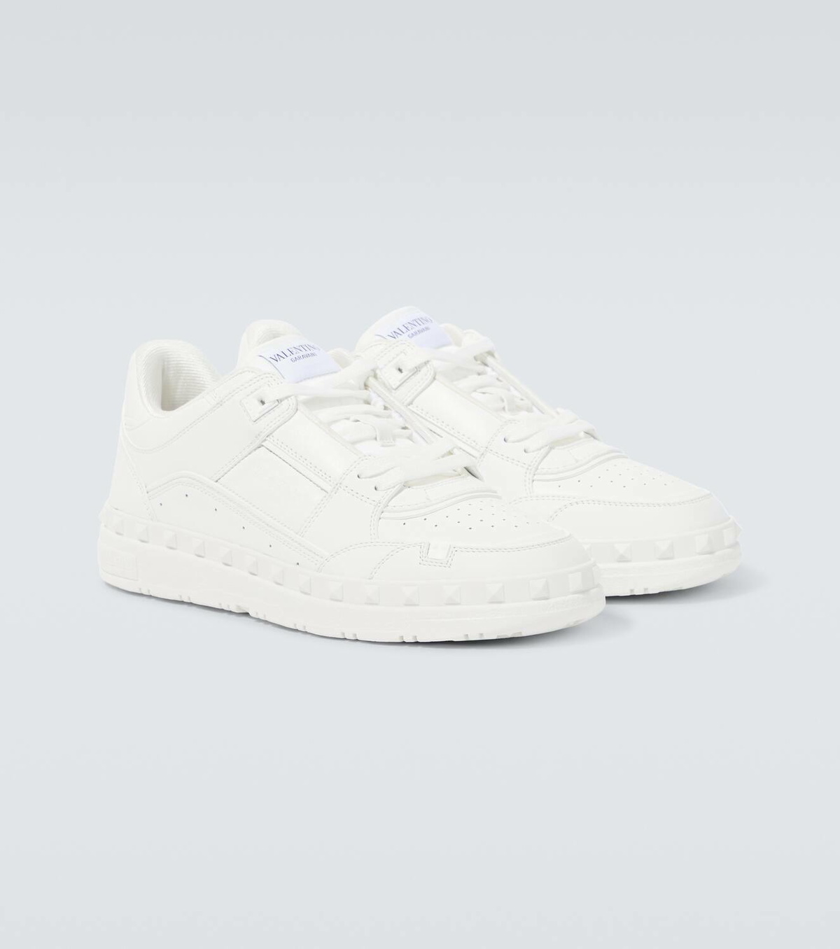 スニーカー Valentino Garavani FREEDOTS LOW TOP SNEAKERS Freedots Low-top Sneaker In Calfskin for Man in White