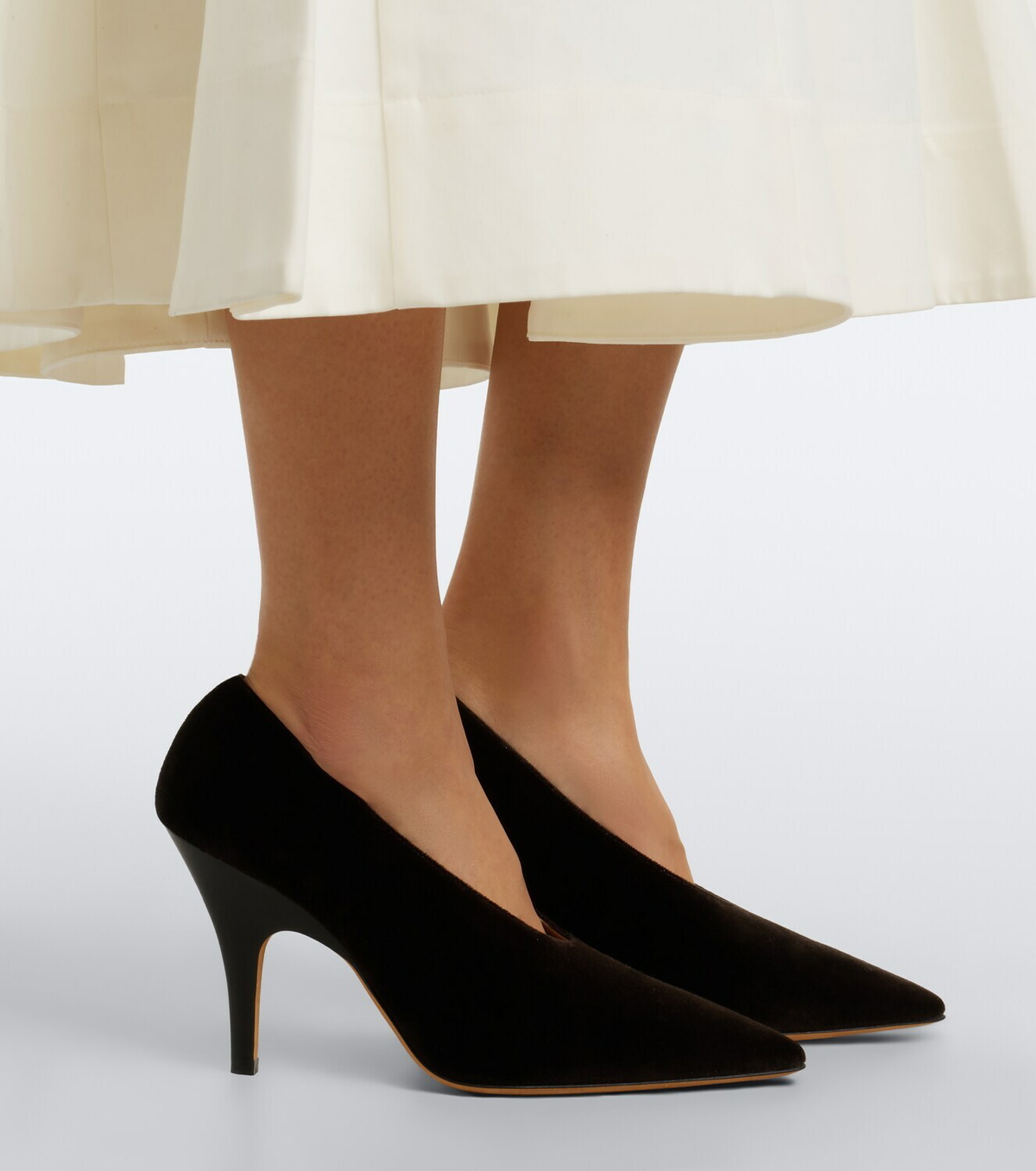 Le Monde Béryl Petra velvet pumps