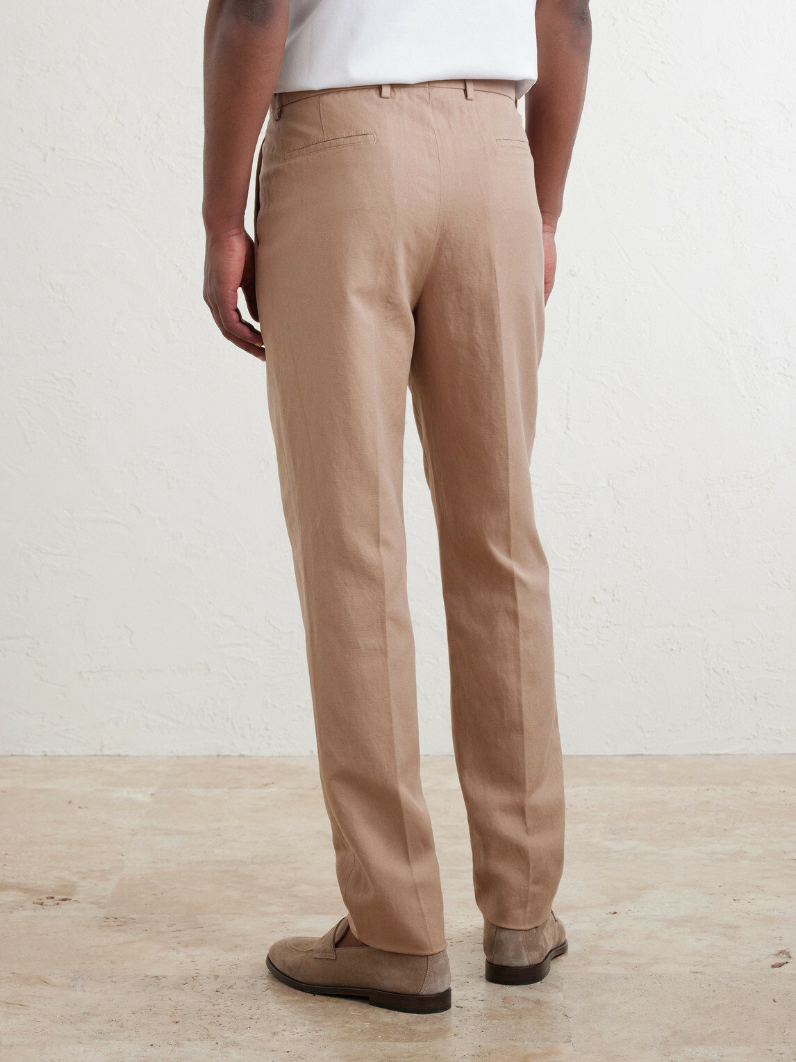 Brunello Cucinelli - Straight-Leg Pleated Cotton and Linen-Blend Trousers - Brown