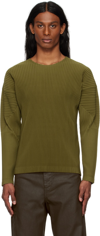 Photo: HOMME PLISSÉ ISSEY MIYAKE Khaki Color Pleats T-shirt