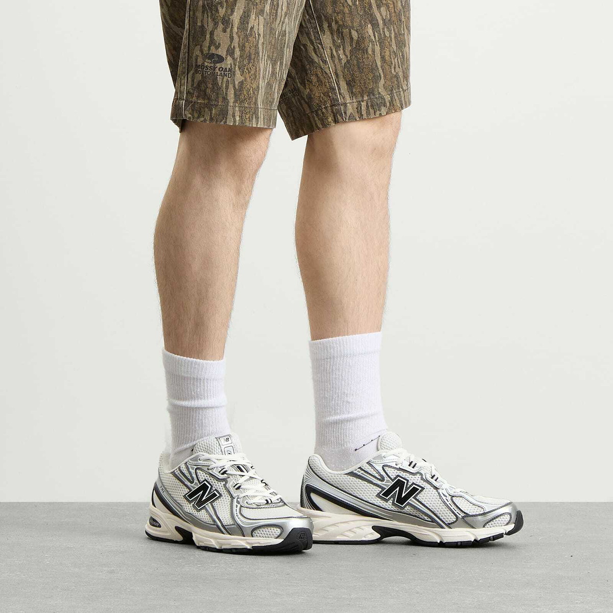 New Balance U740BK2 Sneaker in Sea Salt