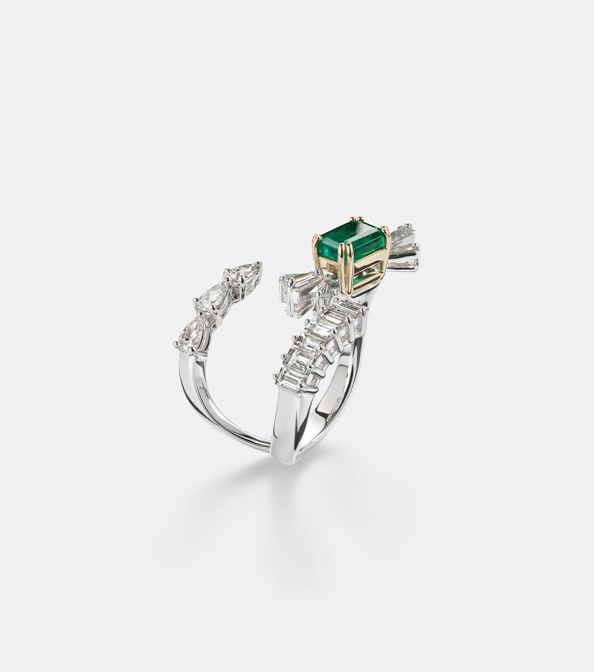 Yeprem Reign Supreme 18kt white gold ring with diamonds and emerald