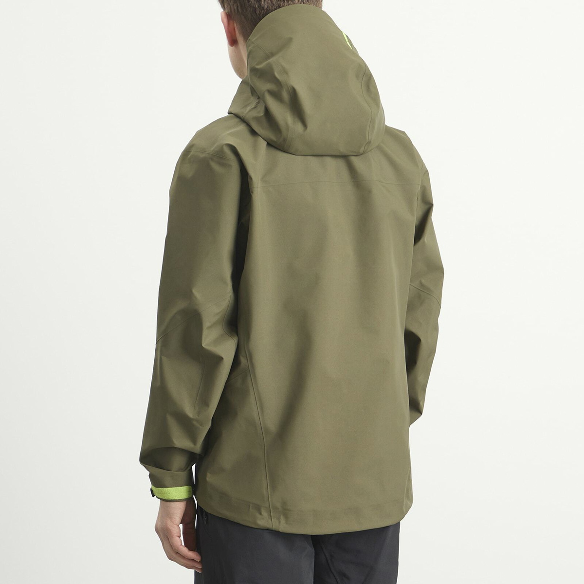 Arc'teryx Men's Beta SV Gore-Tex Jacket in Tatsu/Mantis