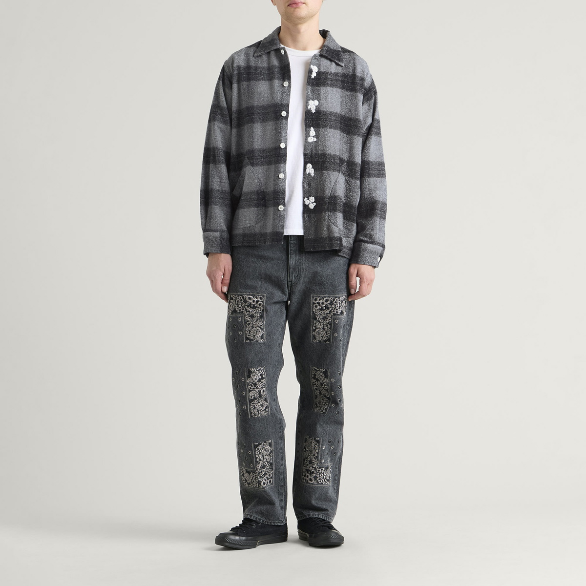 NOMARHYTHM TEXTILE Men's Check Small Flower Embroidery Shirt in Black X Gray