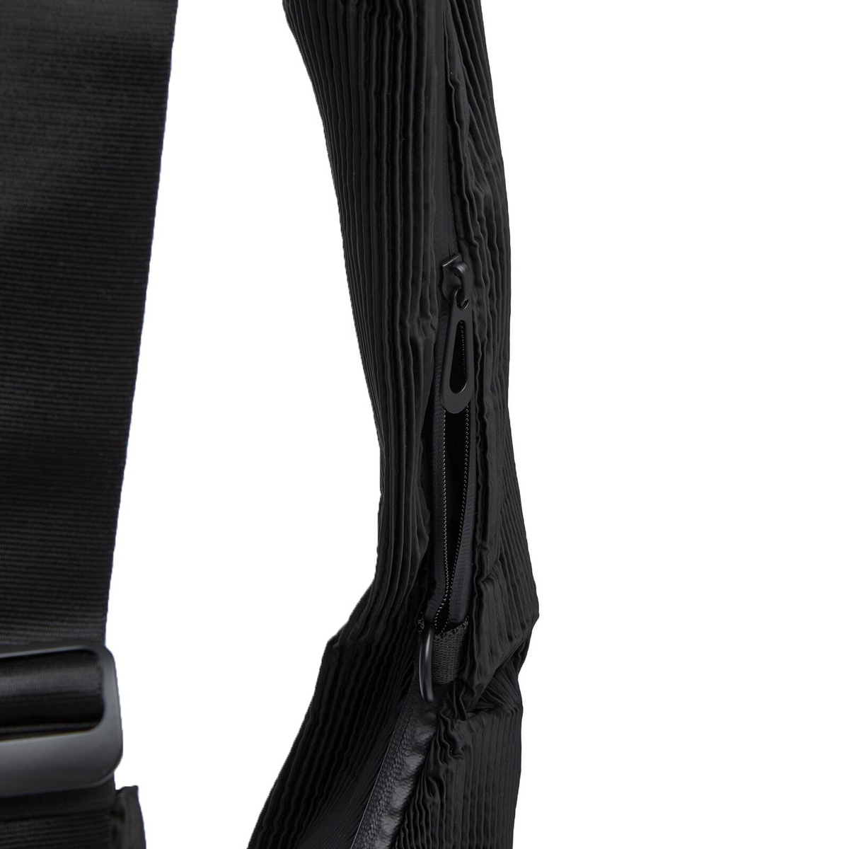 Cote&Ciel Hyco S Pleated Cross Body Bag in Black 