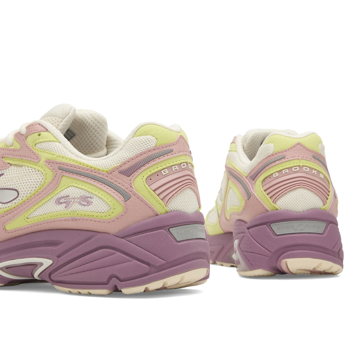 Brooks Men's Adrenaline GTS 4 Sneaker