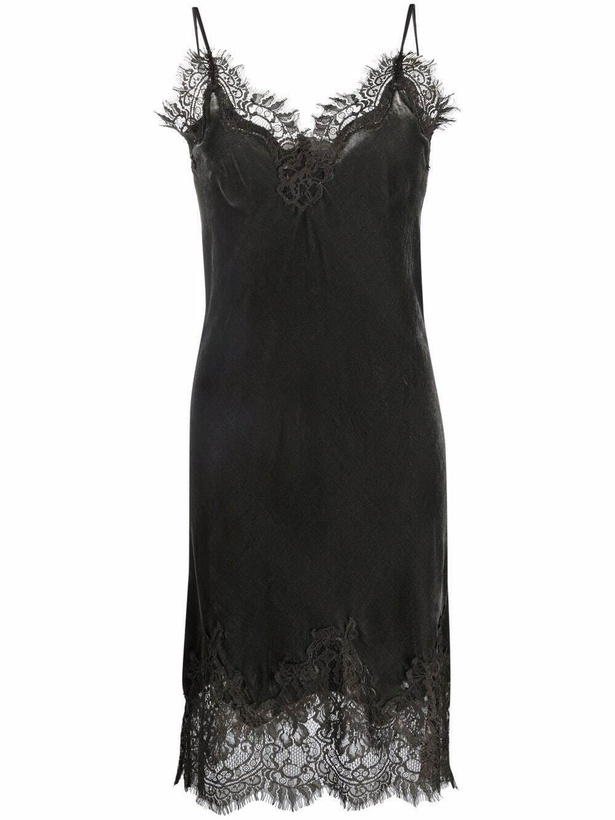 Photo: GOLDHAWK - Velvet Midi Dress