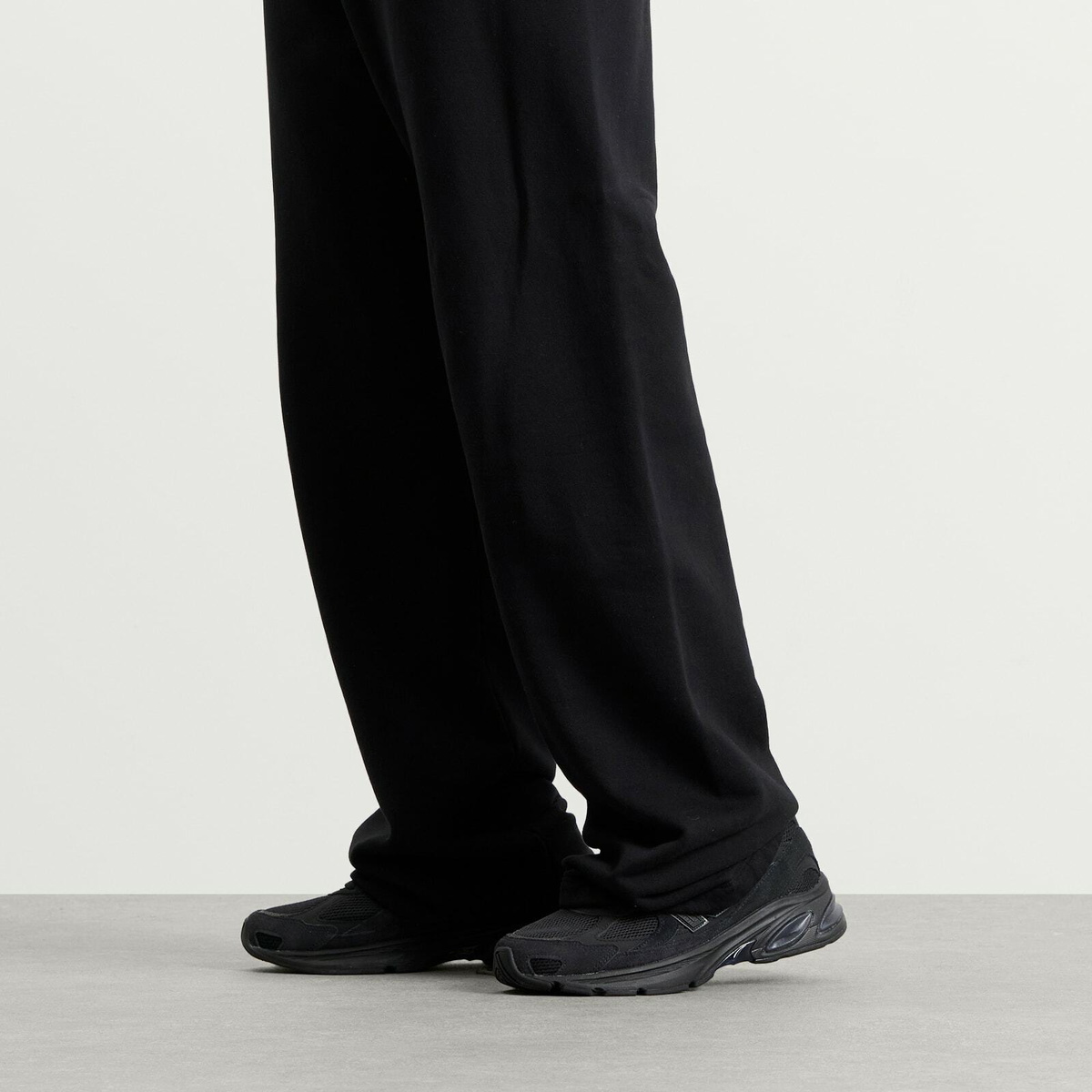 New Balance 2010 Sneaker in Black/Black