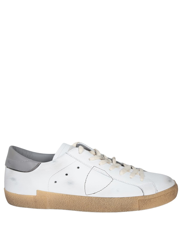 Photo: Philippe Model Prsx Low Sneakers In White And Grey