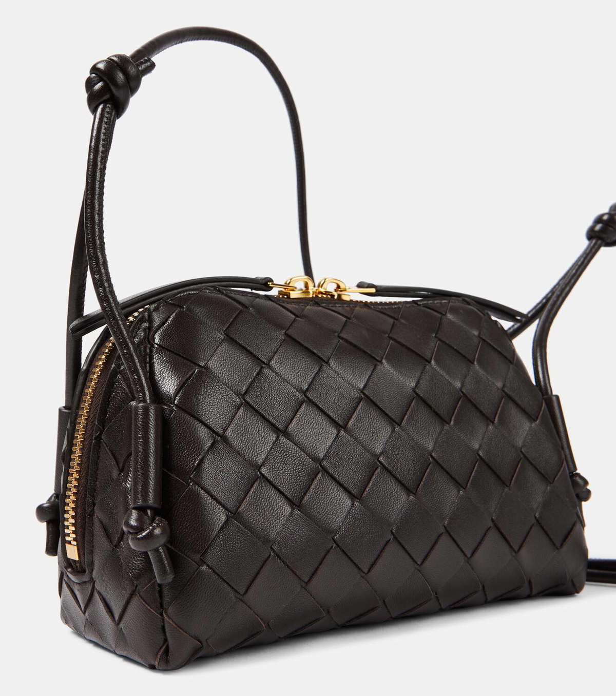 ショルダーバッグ・ポシェット Bottega Veneta Concert Crossbody Bag In Smooth Leather Bottega Veneta® Women's Concert Pouch in Black. Shop online now.