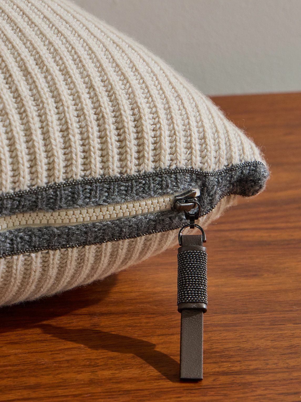 BRUNELLO ブルネロクチネリ カシミヤクッション CUCINELLI Button